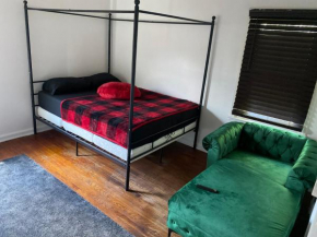 The GreenRoof Ranch Room3 Free Parking